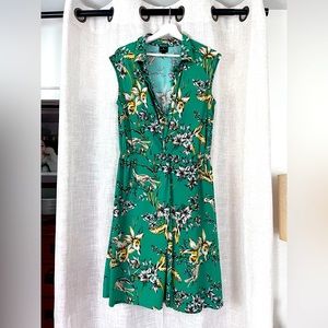 Vibrant emerald green bird/flower dress